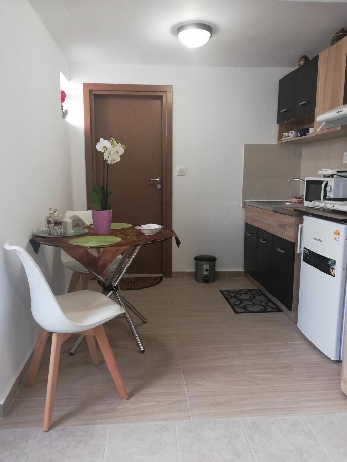 Small Studio With Yard Chania  Ngoại thất bức ảnh